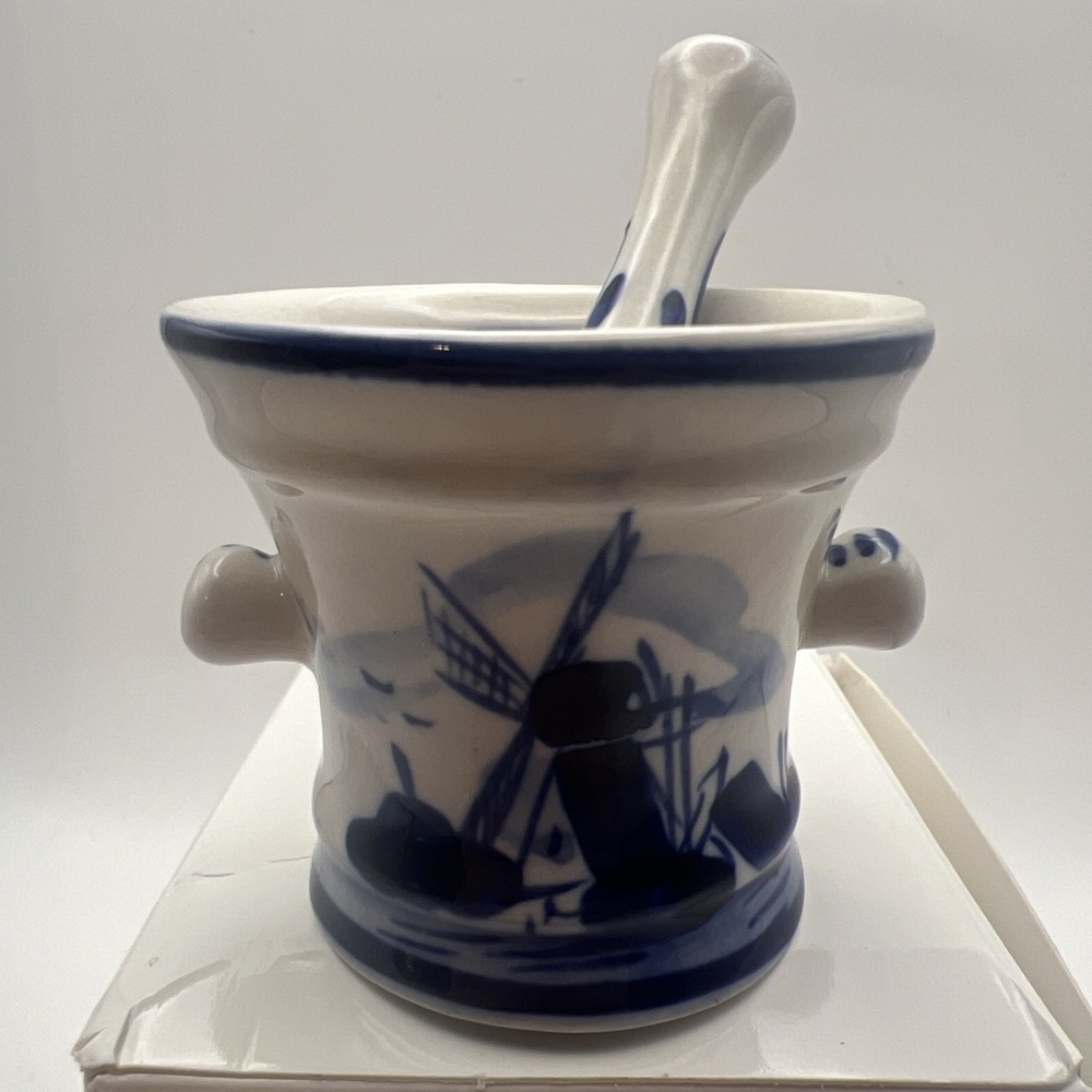 VINTAGE DUTCH DELFT HAND PAINTED BLUE WINDMILL MORTAR AND PESTLE 2" c1970 vg